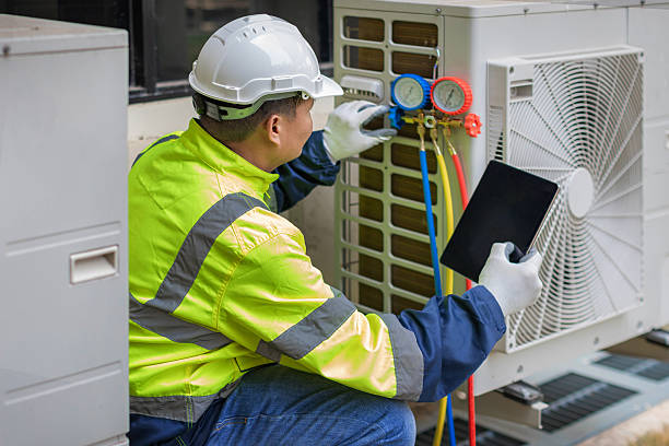 Professional Hvac Installation technician working in Cromwell, CT